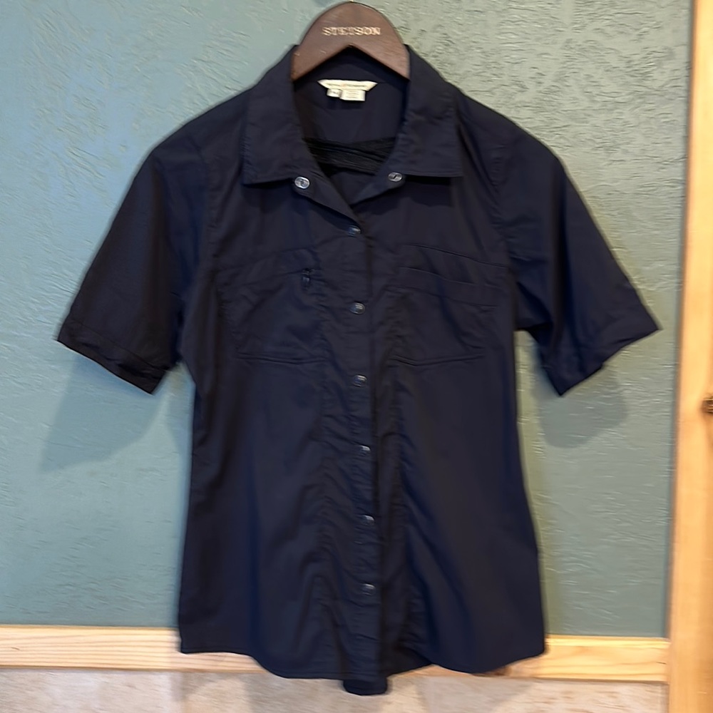 Black, Size M,Royal Robbins, short-sleeved, 2-pocket, snap blouse